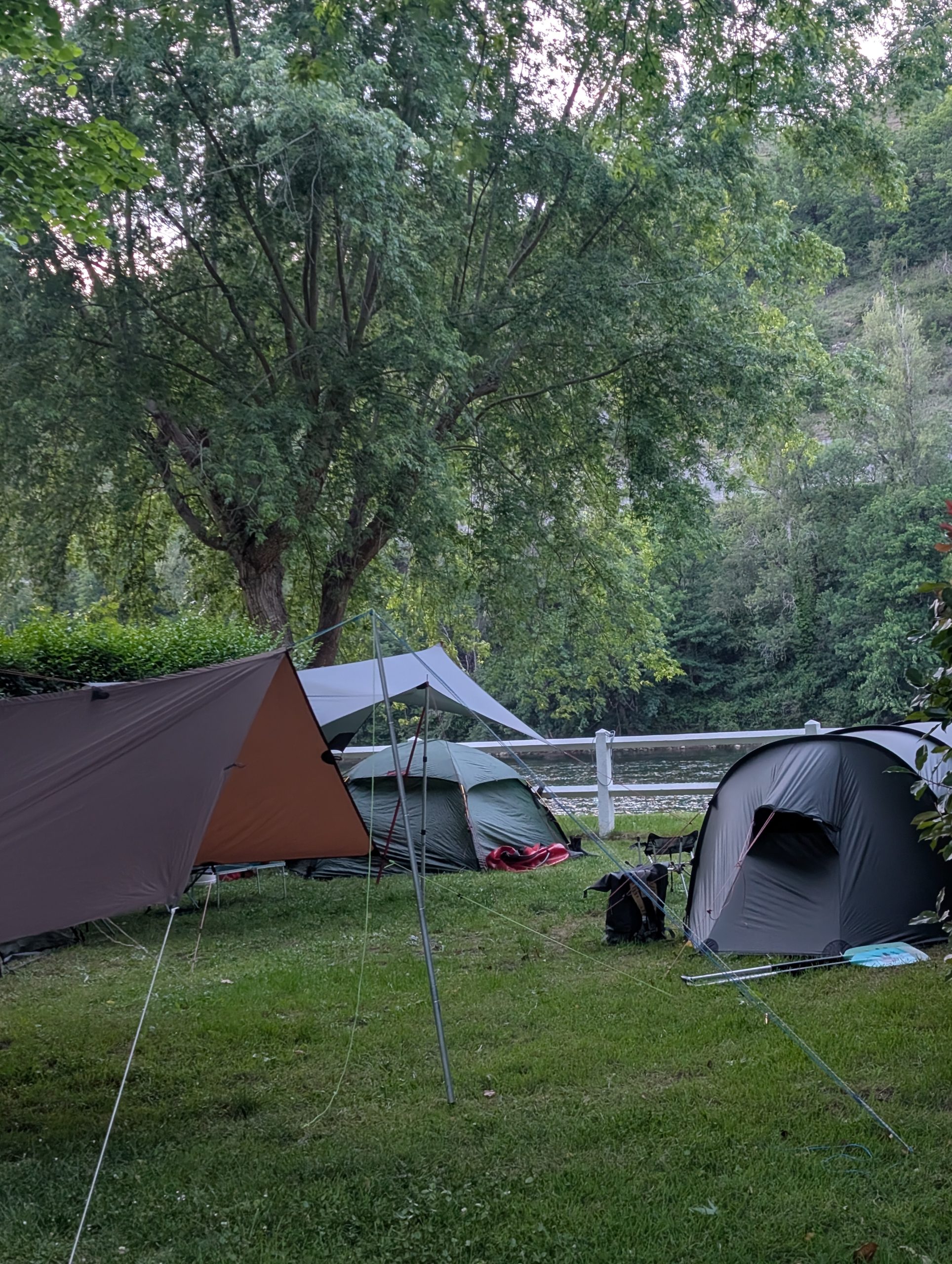 Camping du Pont de Vicq, espace naturel calme en bord de rivière